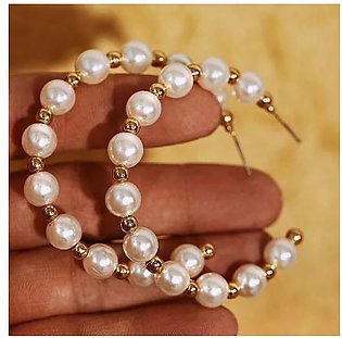 Pearl & Gold hoop earrings.